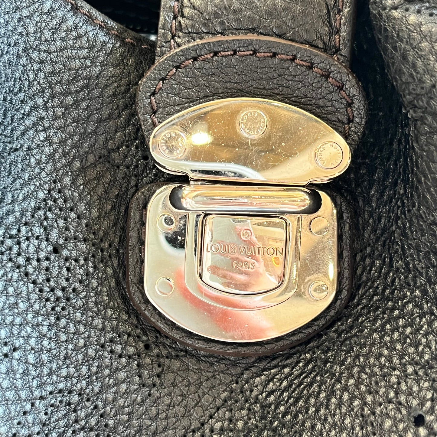 LOUIS VUITTON Mahina Leather Hobo Bag ADI1190