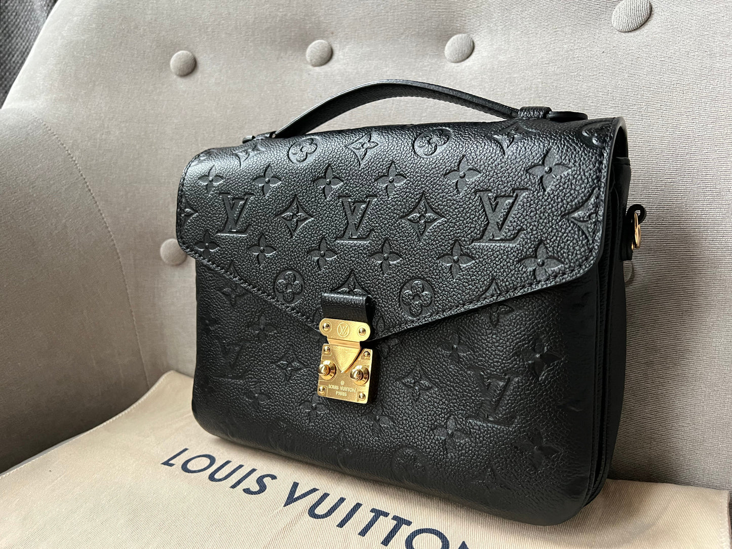 Louis Vuitton Pochette Metis Black Empreinte (RRP £2,110)