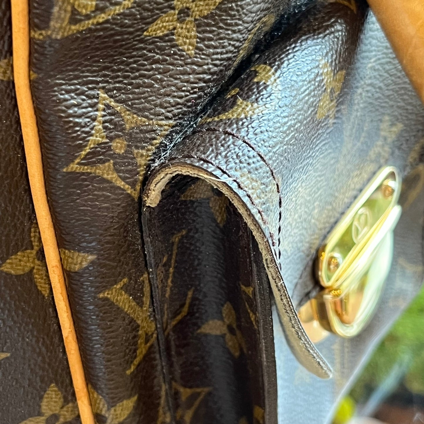 LOUIS VUITTON Monogram Canvas Manhattan GM Bag