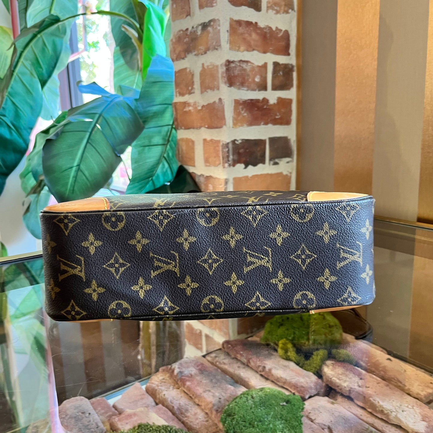 LOUIS VUITTON Boulogne 30 Monogram Canvas Hobo Bag