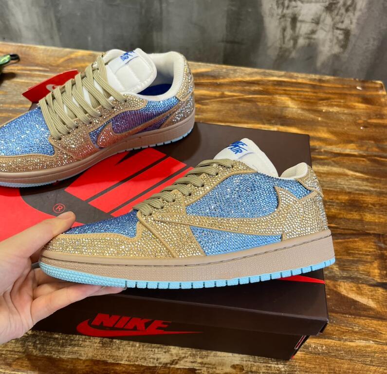SAMC - NKE Shoes - 427