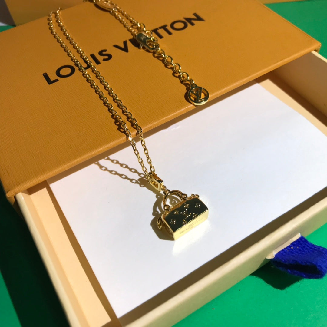 EN - Lux Necklace LUV027