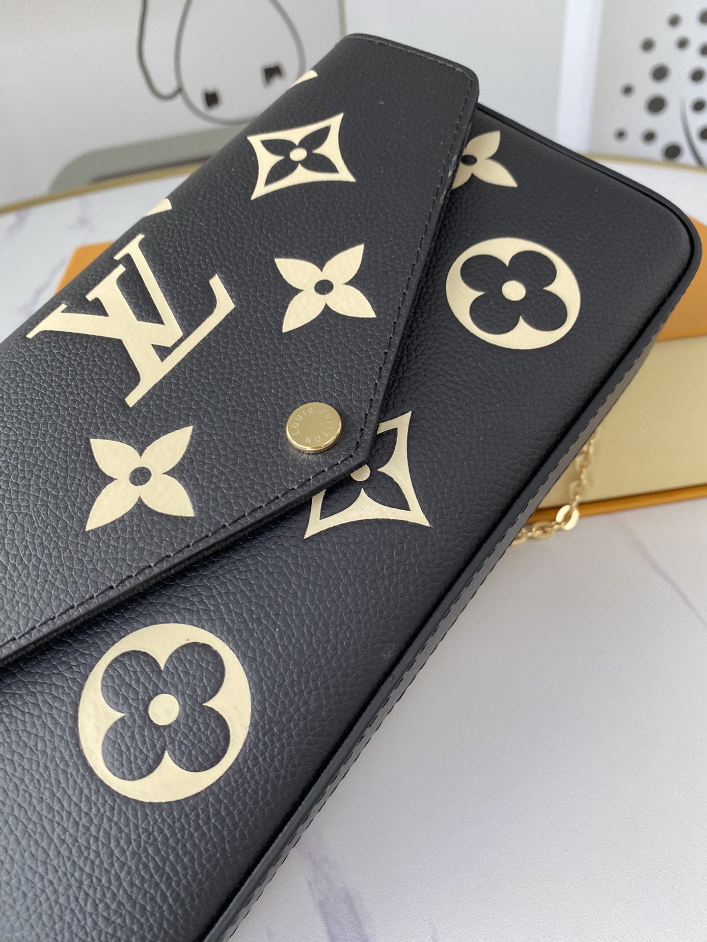 EN - New Arrival Wallet LUV 082