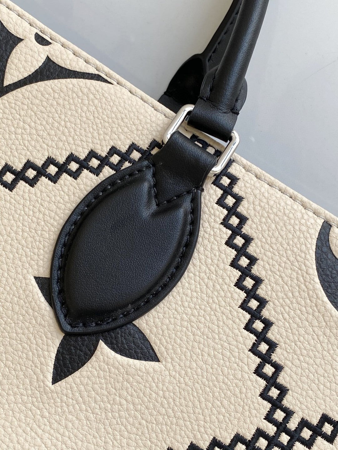 LV Onthego MM Tote Bag Monogram Empreinte CrÃƒÂ¨me Beige For Women, Women Handbags, Shoulder Bags And Crossbody Bags 13.8in/35cm LV M46016
