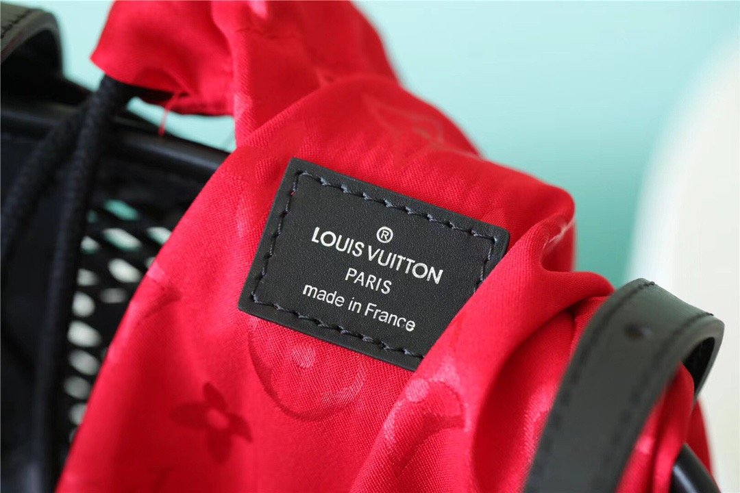 LV Bucket PM Monogram LaGLAMI By Nicolas Ghesquiere Black For Women,  Shoulder And Crossbody Bags 26cm/10.2in LV M20352