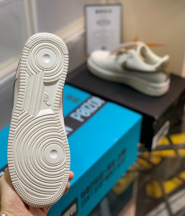 SAMC - NKE Shoes - 694