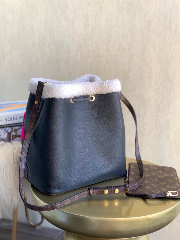 LOV2 Bags - Luxurious Bags  1401