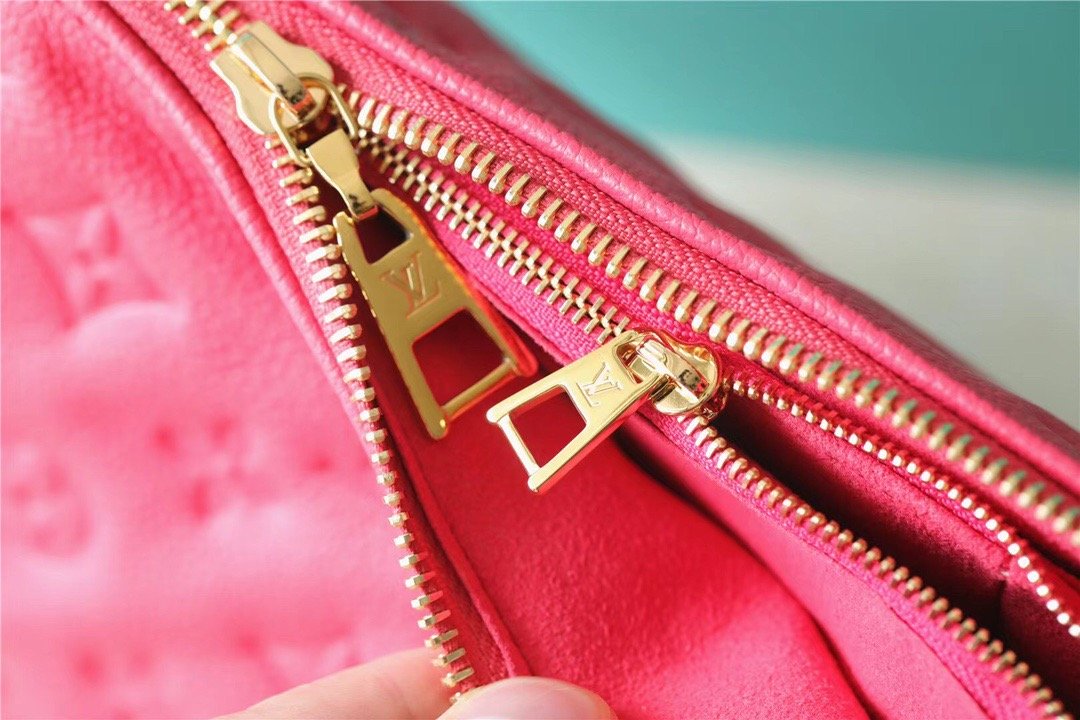 LV Coussin GLAMI Grain GlamIuo Pink For Women, WomenÃ¢â‚¬â„¢s Bags, Shoulder And Crossbody Bags 8.3in/21cm LV M20750