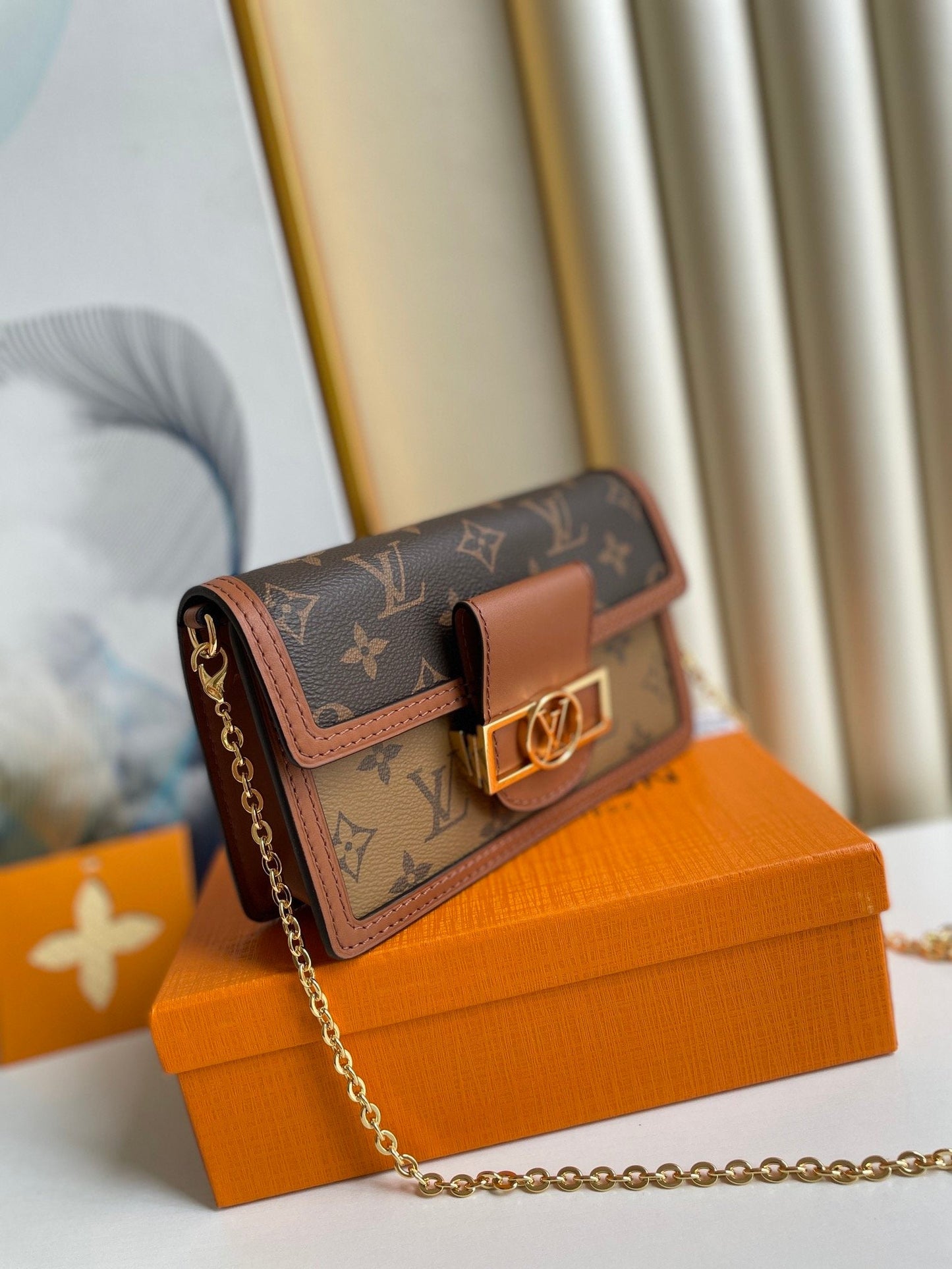 LV Dauphine Chain Wallet Combines Monogram And Monogram Reverse Canvas By Nicolas GhesquiÃƒÂ¨re For Women, WoWallet 19cm LV M68746