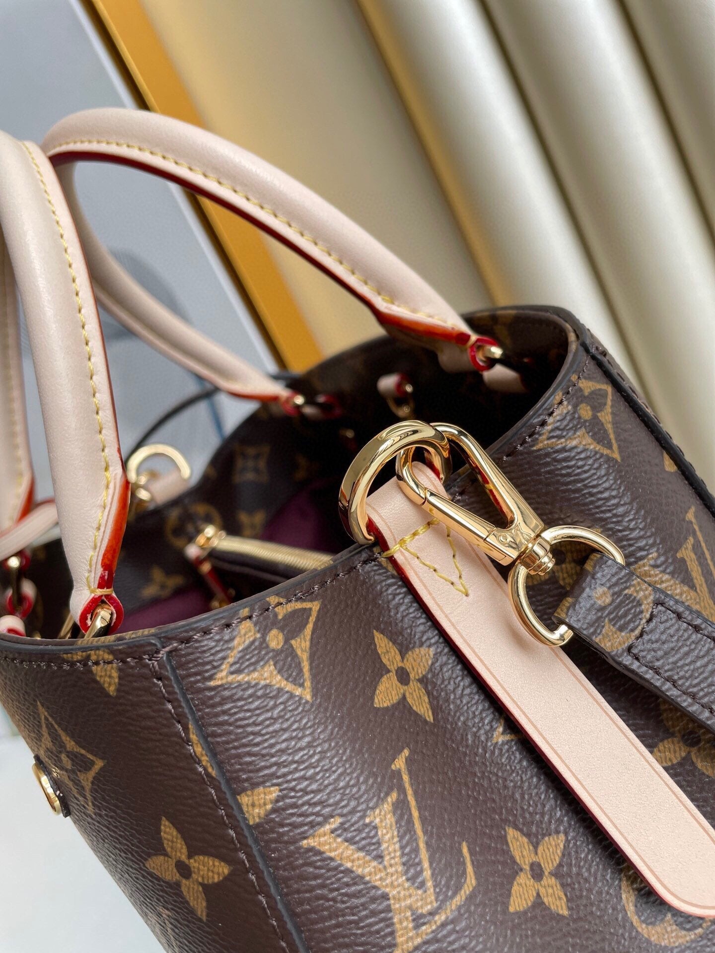LV Montaigne GLAMI Monogram Canvas For Women,  Shoulder And Crossbody Bags 11.4in/29cm LV M41055