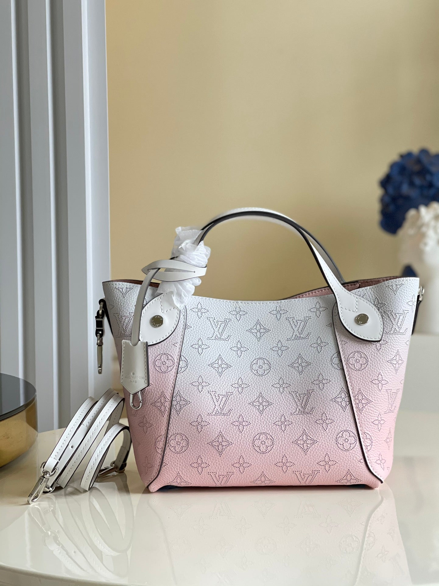 LV Hina PM Bucket Bag GraGLAMIent Pink For Women,  Shoulder And Crossbody Bags 9in/23cm LV M57858