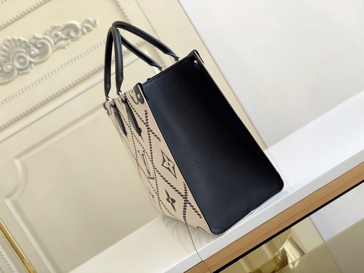LV Onthego MM Tote Bag Monogram Empreinte CrÃƒÂ¨me Beige For Women, Women Handbags, Shoulder Bags And Crossbody Bags 13.8in/35cm LV M46016
