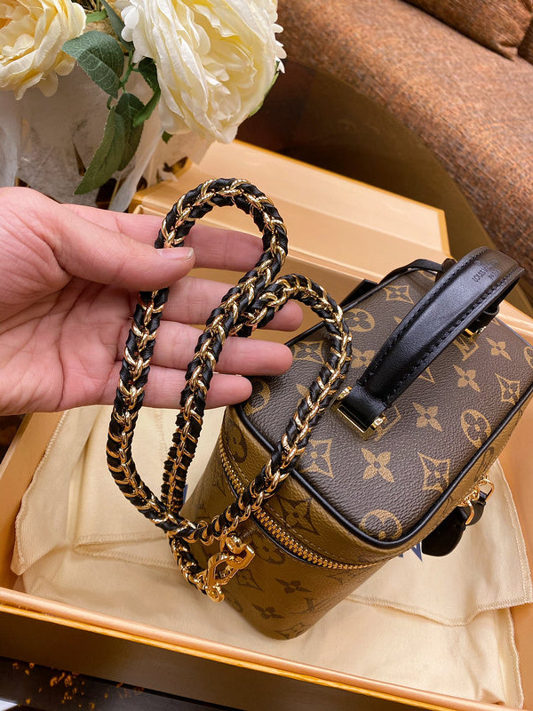 LOV2 Bags - Fashion Bags  2670