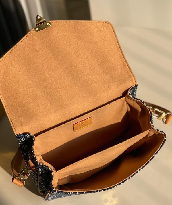 SAMC - LOV Bags - 2533