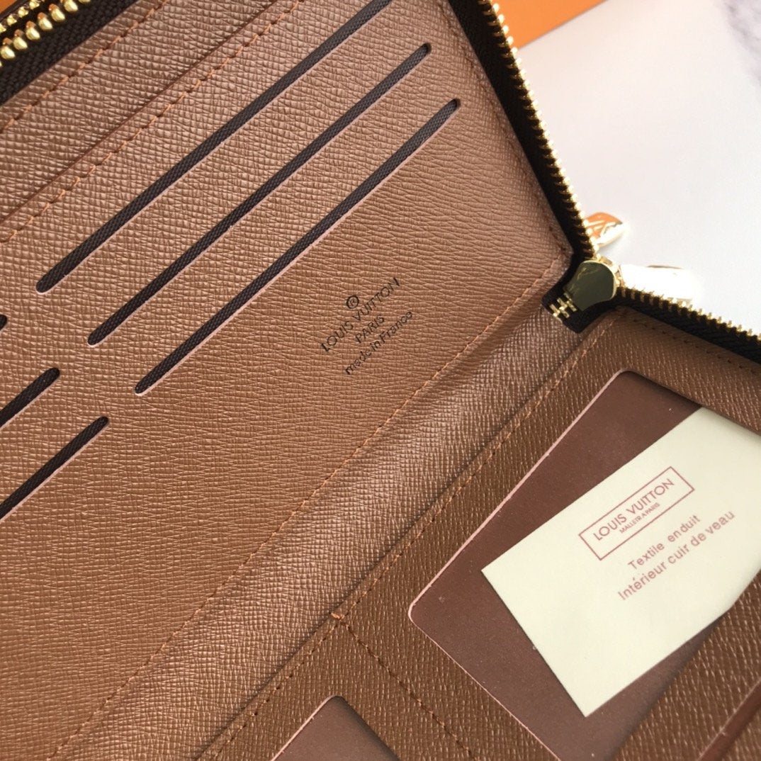 EN - New Arrival Wallet LUV 053