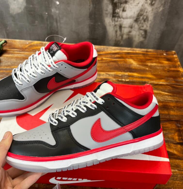 SAMC - NKE Shoes - 815