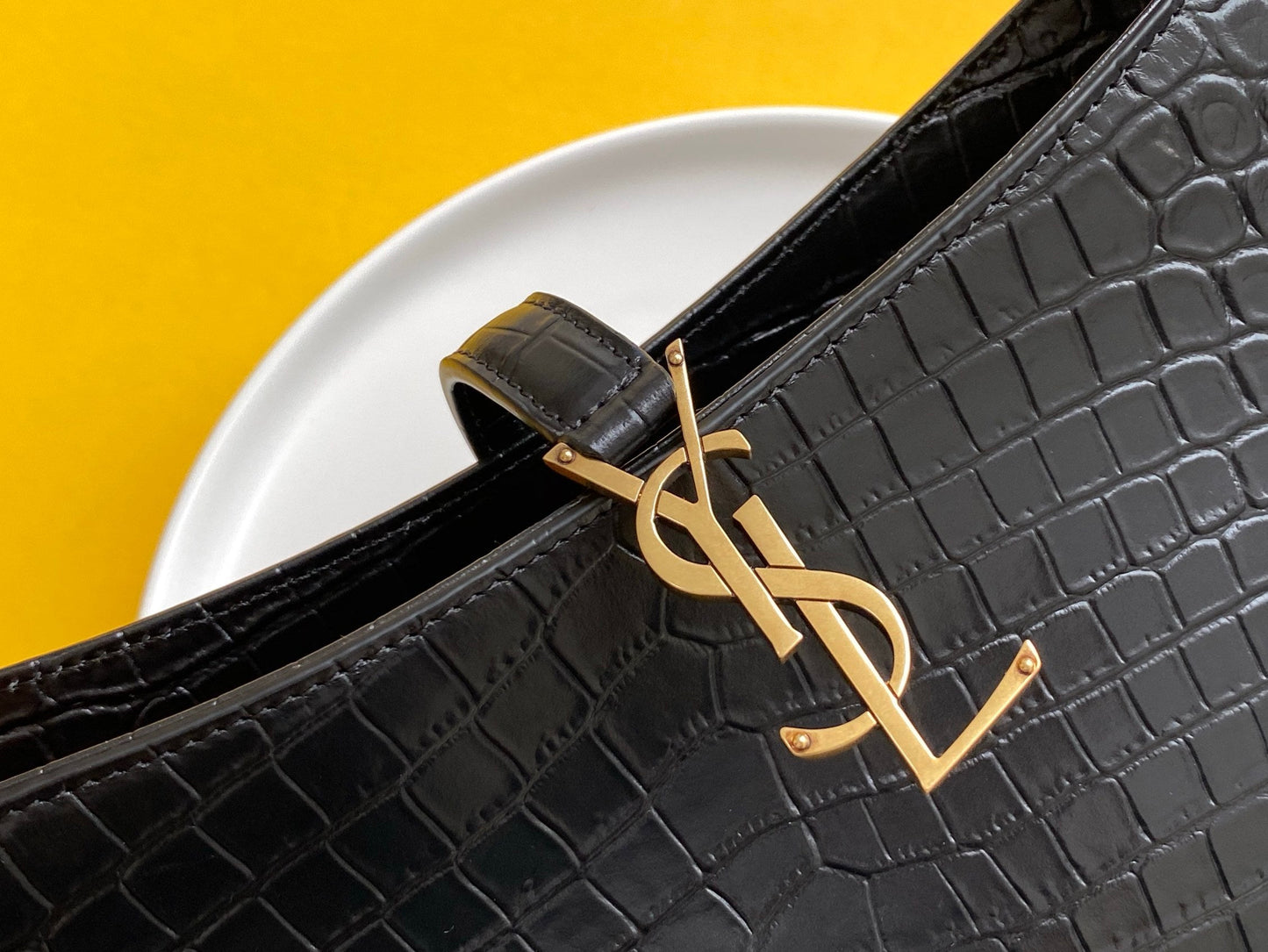 GLAMI LE 5 Ãƒâ‚¬ 7 Hobo Bag Black In Embossed Material For Women 9in/23cm YSL 657228DZESW1062