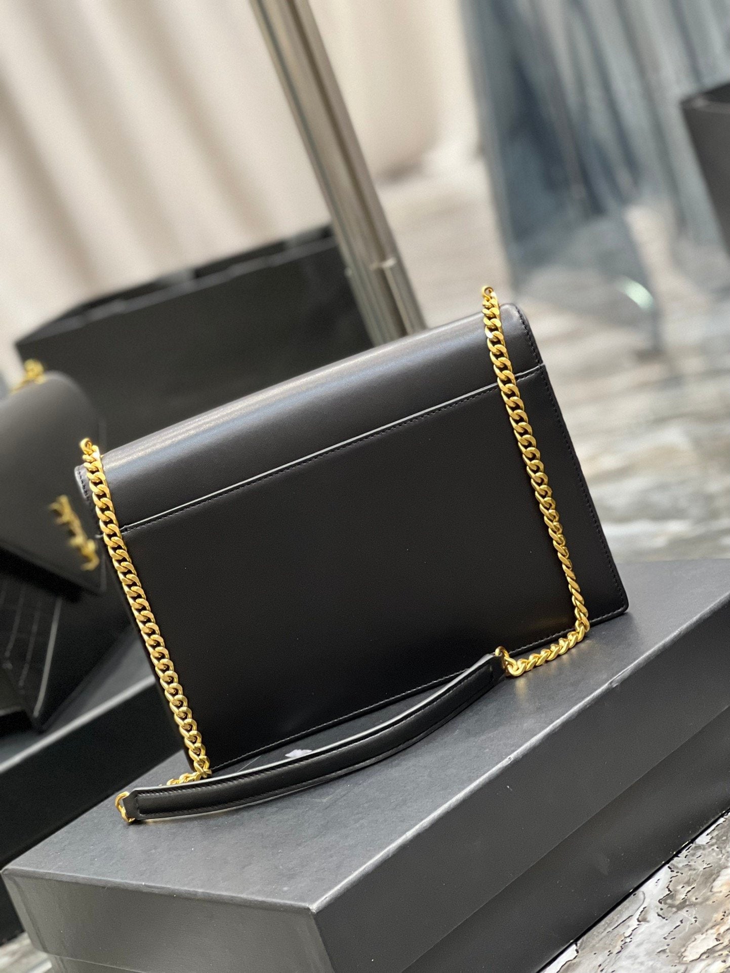 GLAMI Gaby Chain Bag Black With Gold Hardware For Women 10.4in/27cm YSL 6688641EL071000