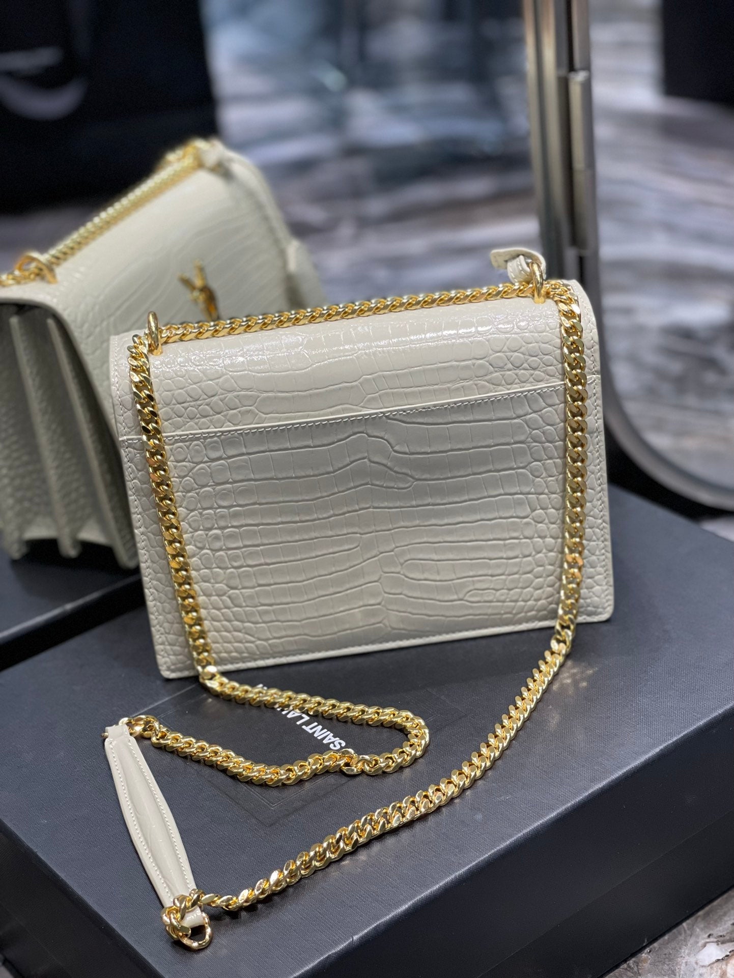 GLAMI Sunset MeGLAMIum Chain Bag For Women 8.6in/22cm White YSL 442906DND0J9207