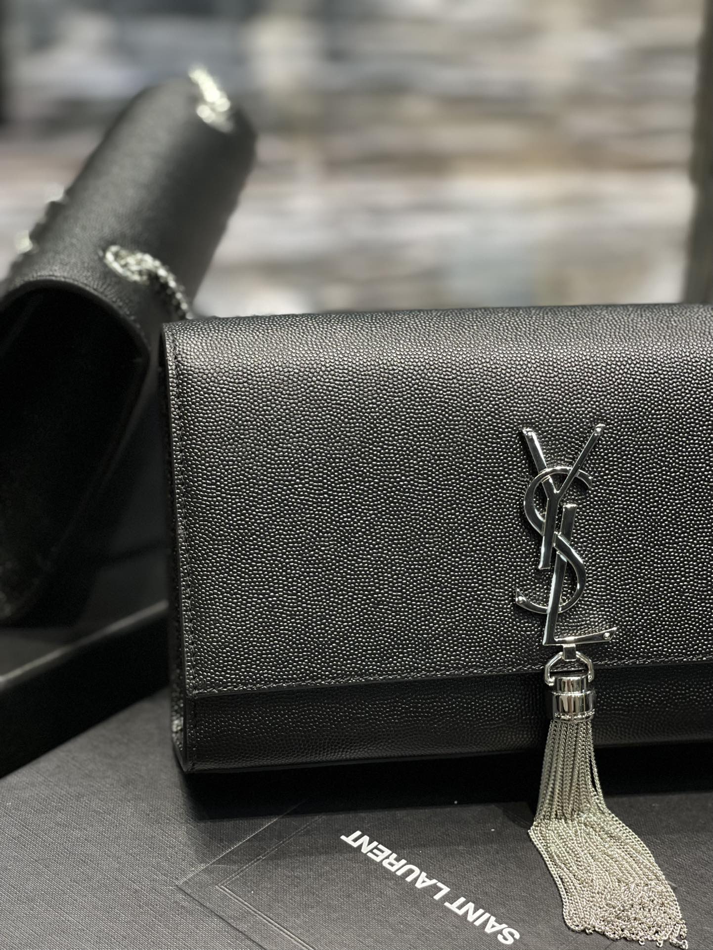 GLAMI Kata MeGLAMIum Chain Bag Black With Tassel For Women 9.4in/24cm YSL 354119BOW0N1000