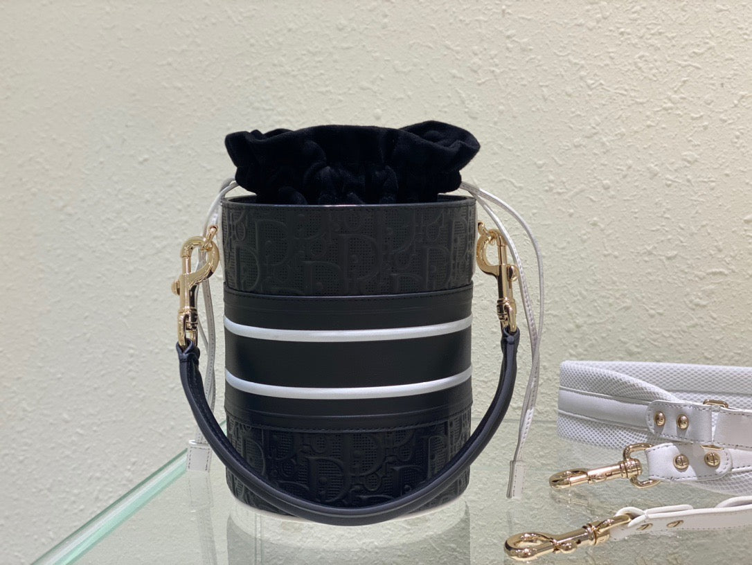 GLAMI Small Vibe Bucket Bag Black, For Women, WomenÃ¢â‚¬â„¢s Handbags 5.5in/14cm CD