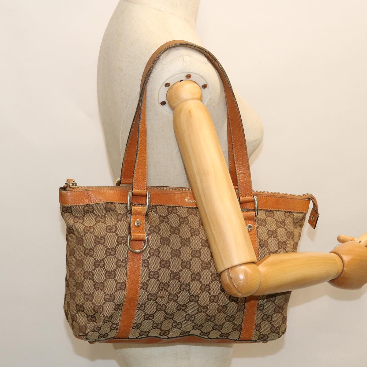 GUCCI GG Canvas Shoulder Bag Beige Brown 141470 51645
