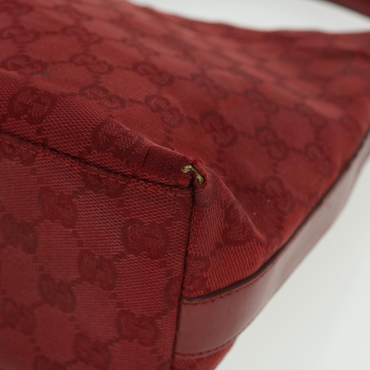 GUCCI GG Canvas Shoulder Bag Red 000 0602 000926 51971