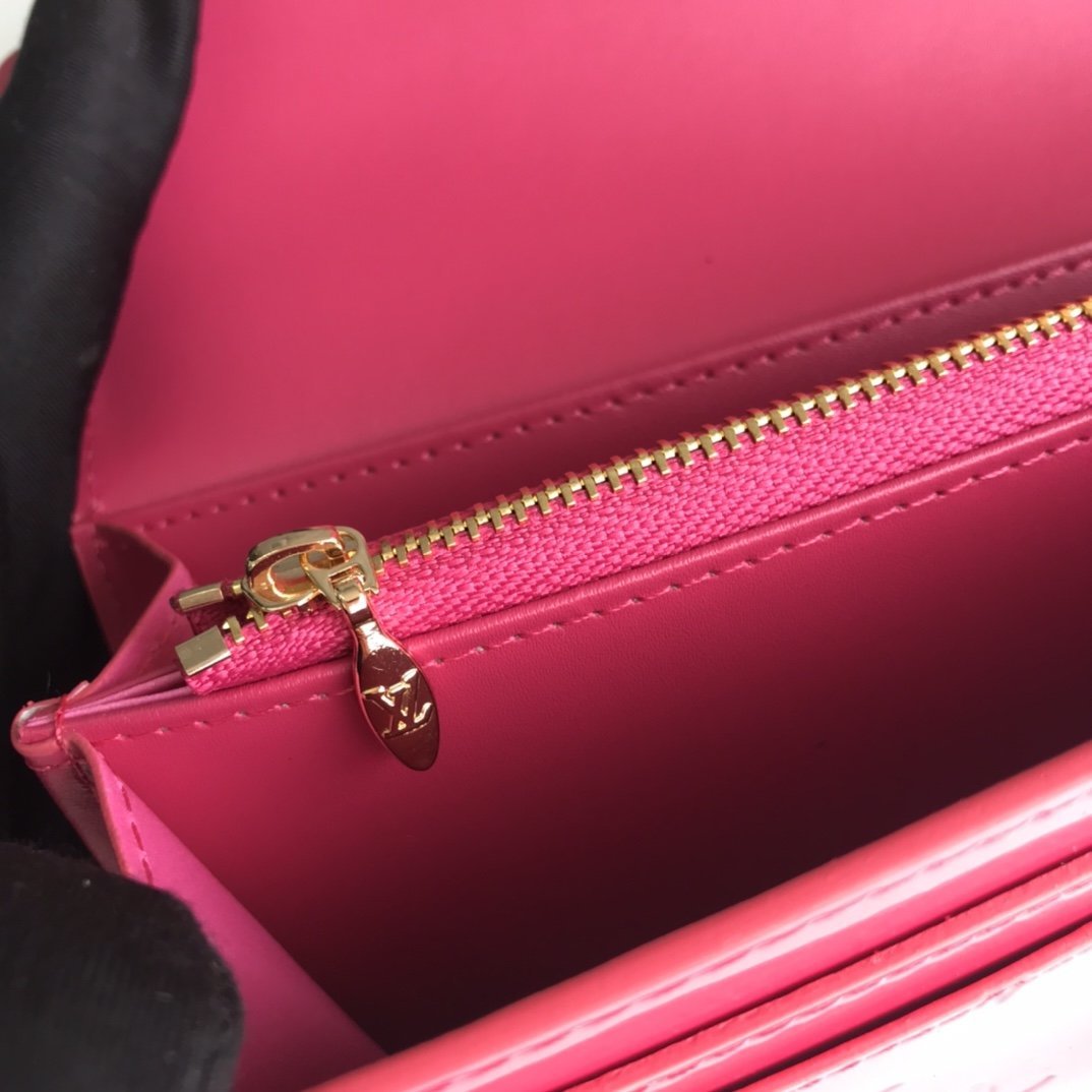 EN - New Arrival Wallet LUV 004