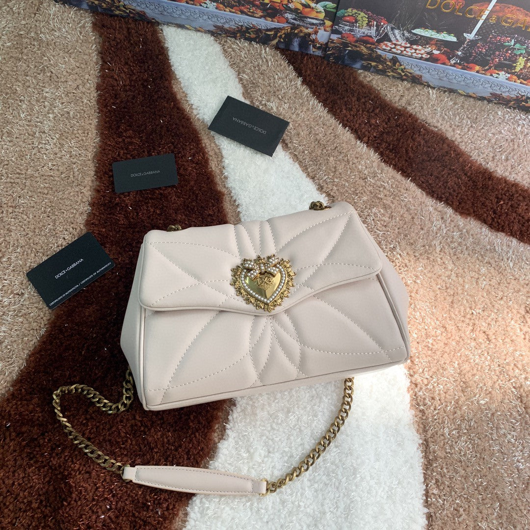 GLAMI MeGLAMIum Devotion Shoulder Bag In Quilted Nappa White For Women 10.2in/26cm GLAMI