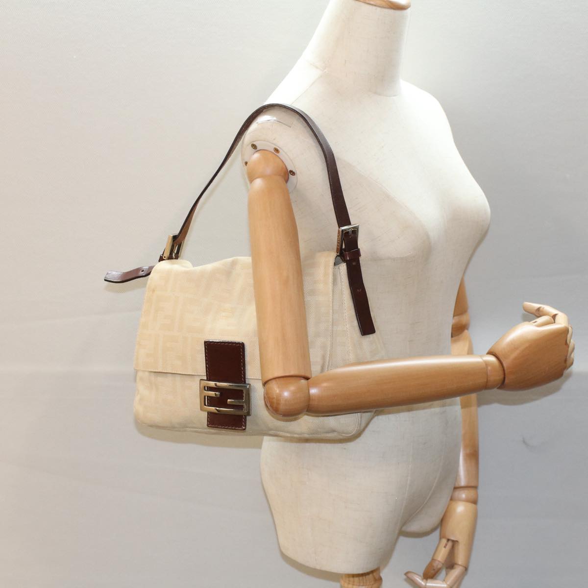 FENDI Mamma Baguette Shoulder Bag Beige 52740