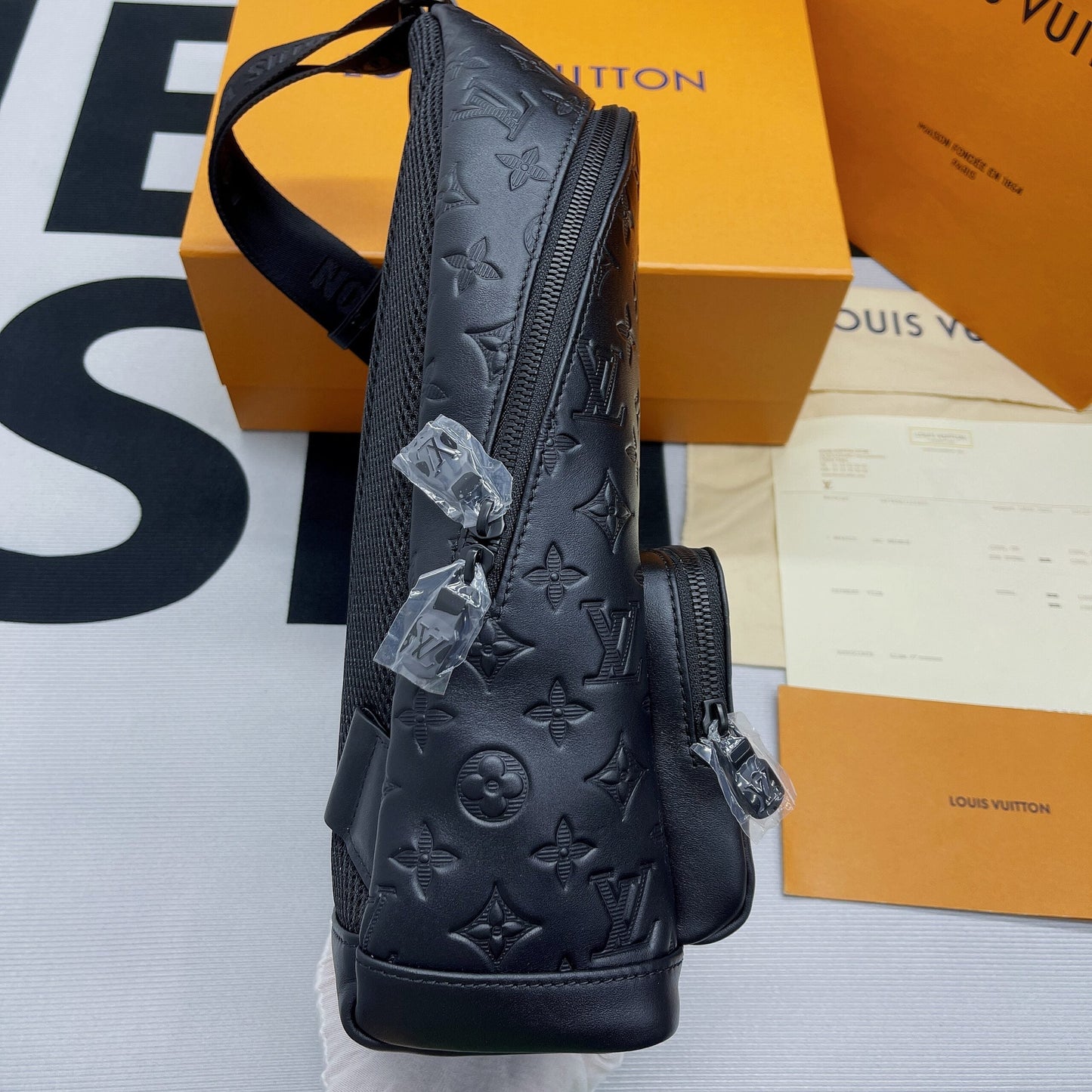 LV RaGLAMIr Slingbag Monogram Shadow Black For Men, Backpacks 16.5in/42cm LV M46107