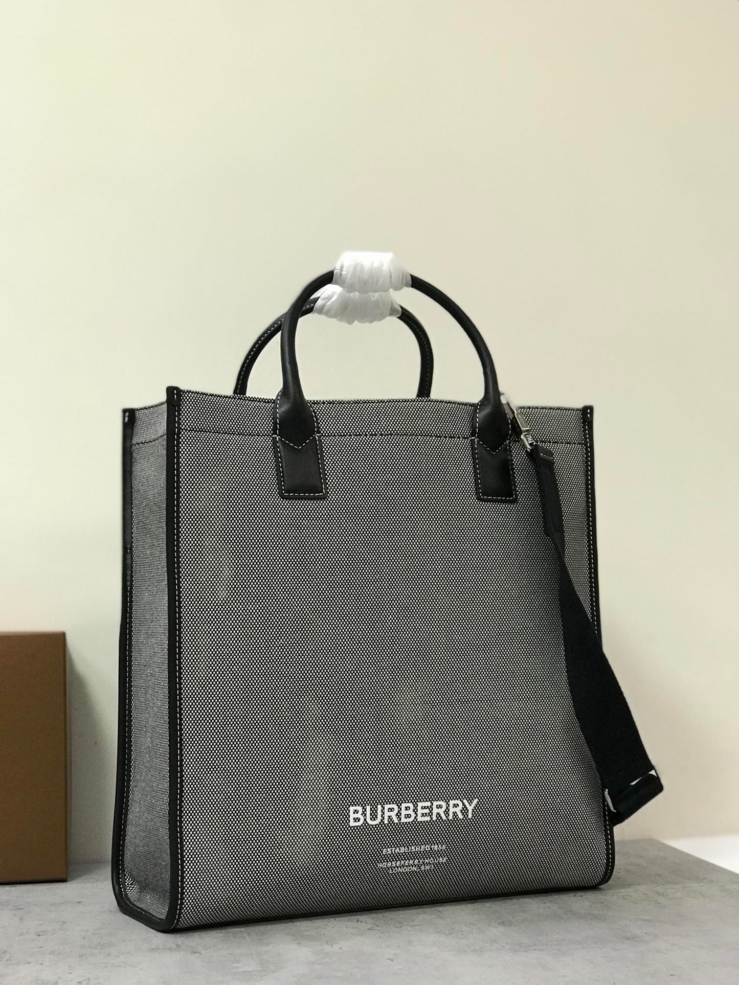 GLAMI Horseferry Print Cotton Canvas Tote Black/Grey For Women, WomenÃ¢â‚¬â„¢s Bags, Shoulder And Crossbody Bags 14in/ 35.5cm BUR 80508141