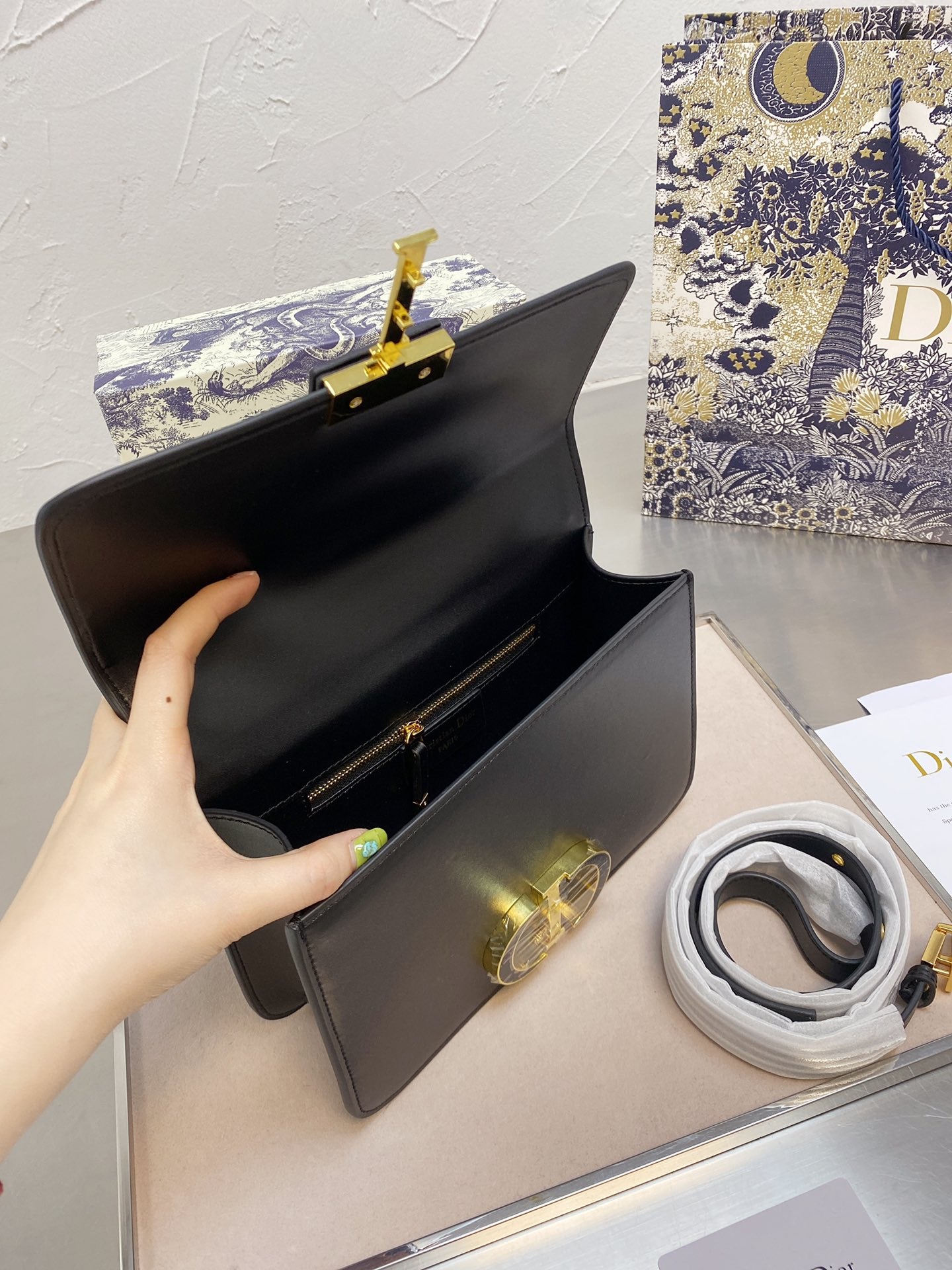 EN - New Arrival Bags DIR 054
