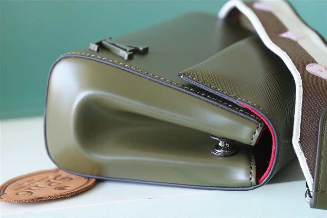 LV Cluny Mini Epi Green For Women,  Shoulder And Crossbody Bags 20cm/7.9in LVÃ‚Â 