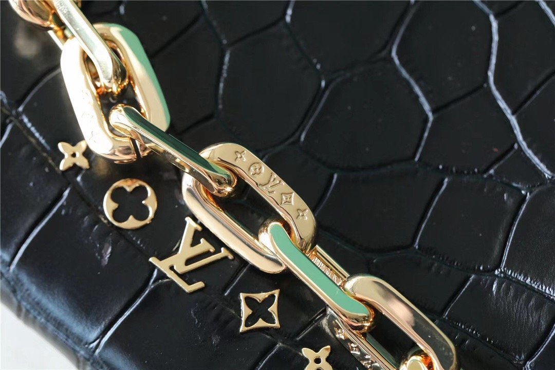 LV Coussin PM High Shiny Alligator Black For Women,  Shoulder And Crossbody Bags 10.2n/26cm LVÃ‚Â 