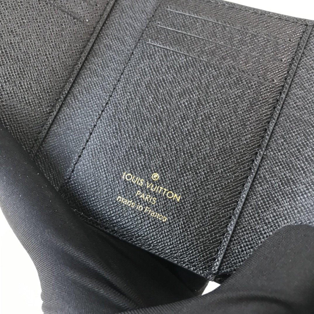 EN - New Arrival Wallet LUV 028
