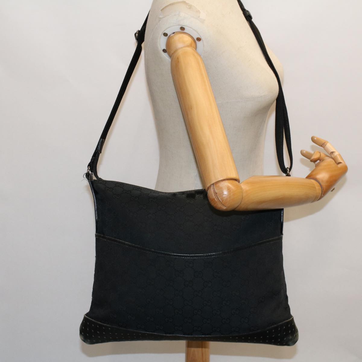 GUCCI GG Canvas Shoulder Bag Black 53665