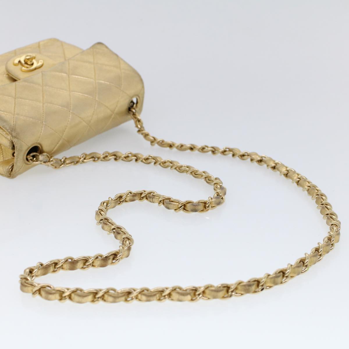 CHANEL Matelasse Turn Lock Chain Shoulder Bag Lamb Skin Gold CC 53752A