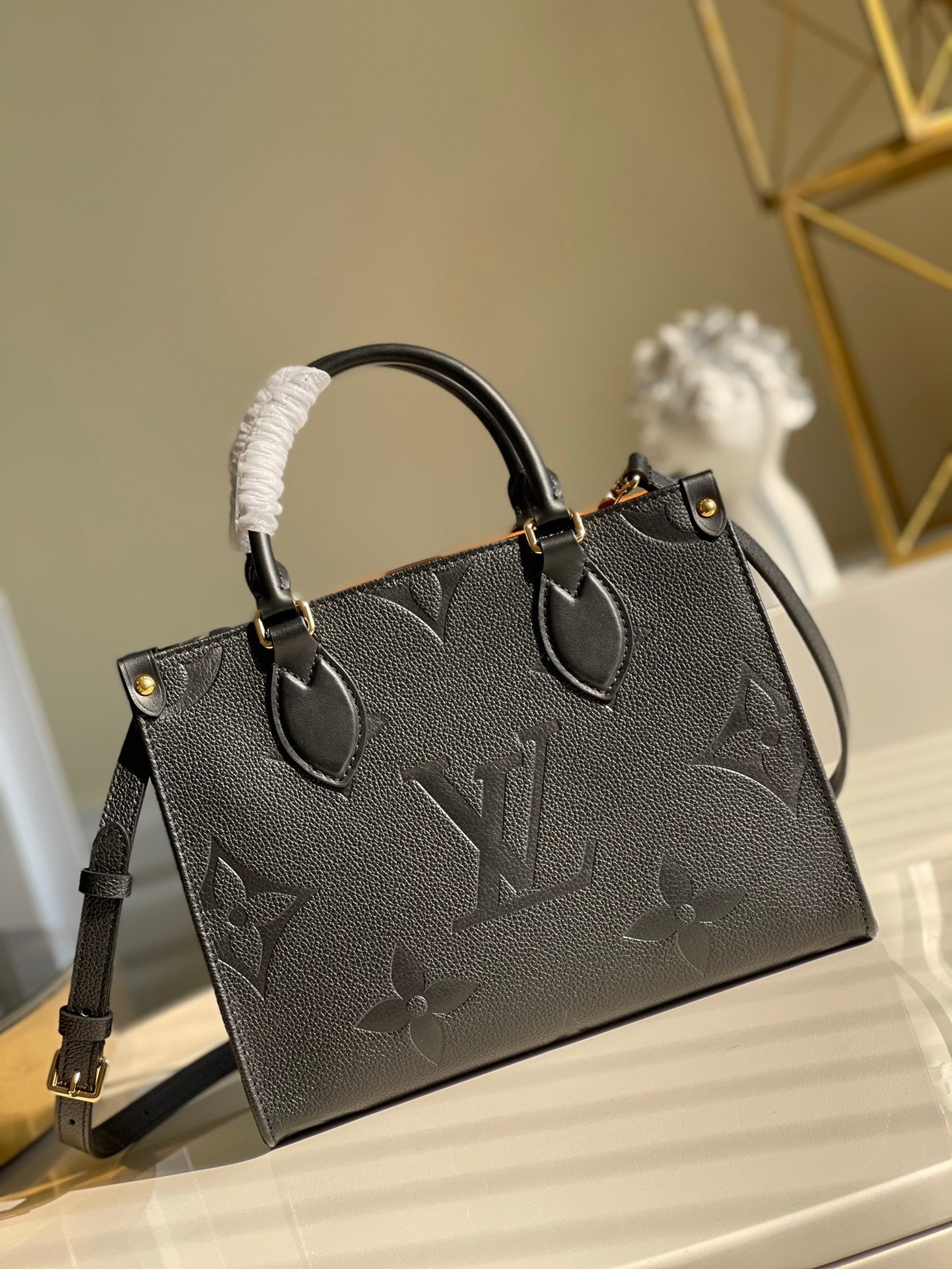 LV OnTheGo PM Tote Bag Monogram Empreinte Black For Women, WomenÃ¢â‚¬â„¢s Handbags, Shoulder And Crossbody Bags 9.8in/25cm LV M45653