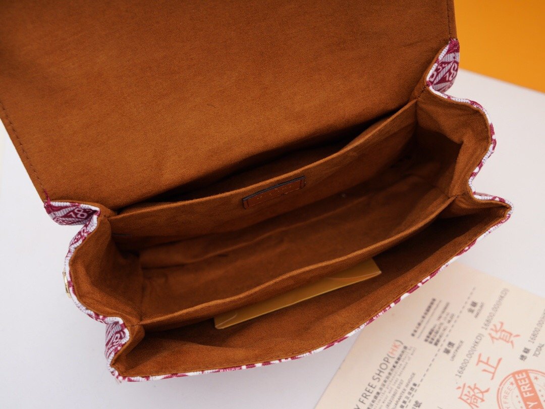 EN - New Arrival Bags LUV 128