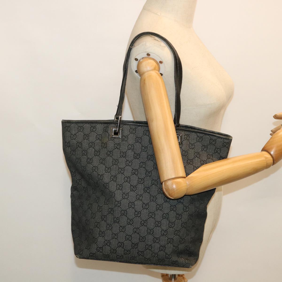 GUCCI GG Canvas Tote Bag Black 31243 54961