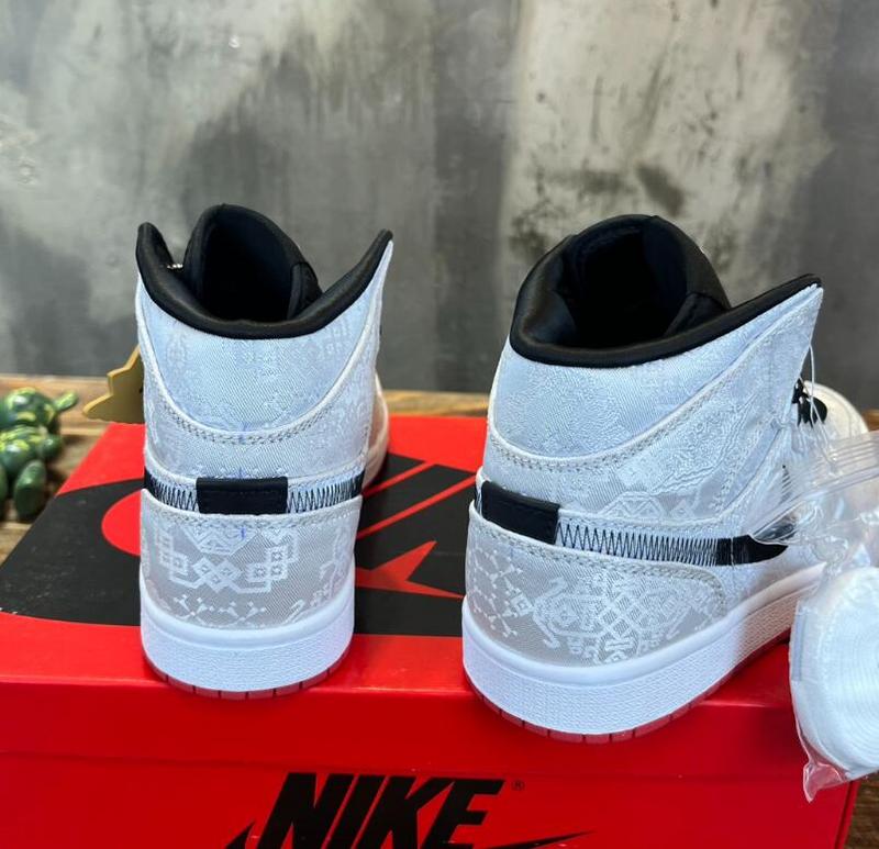 SAMC - NKE Shoes - 609