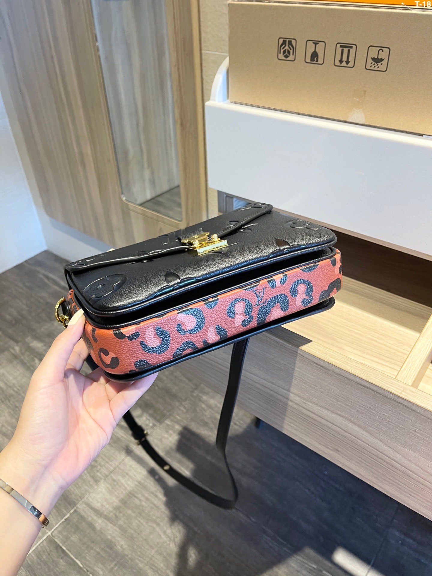 EN - New Arrival Bags LUV 502