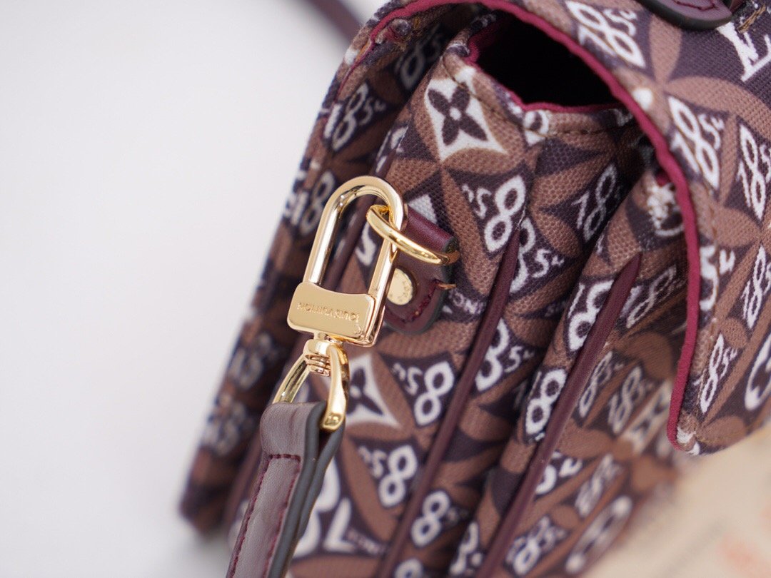EN - New Arrival Bags LUV 130
