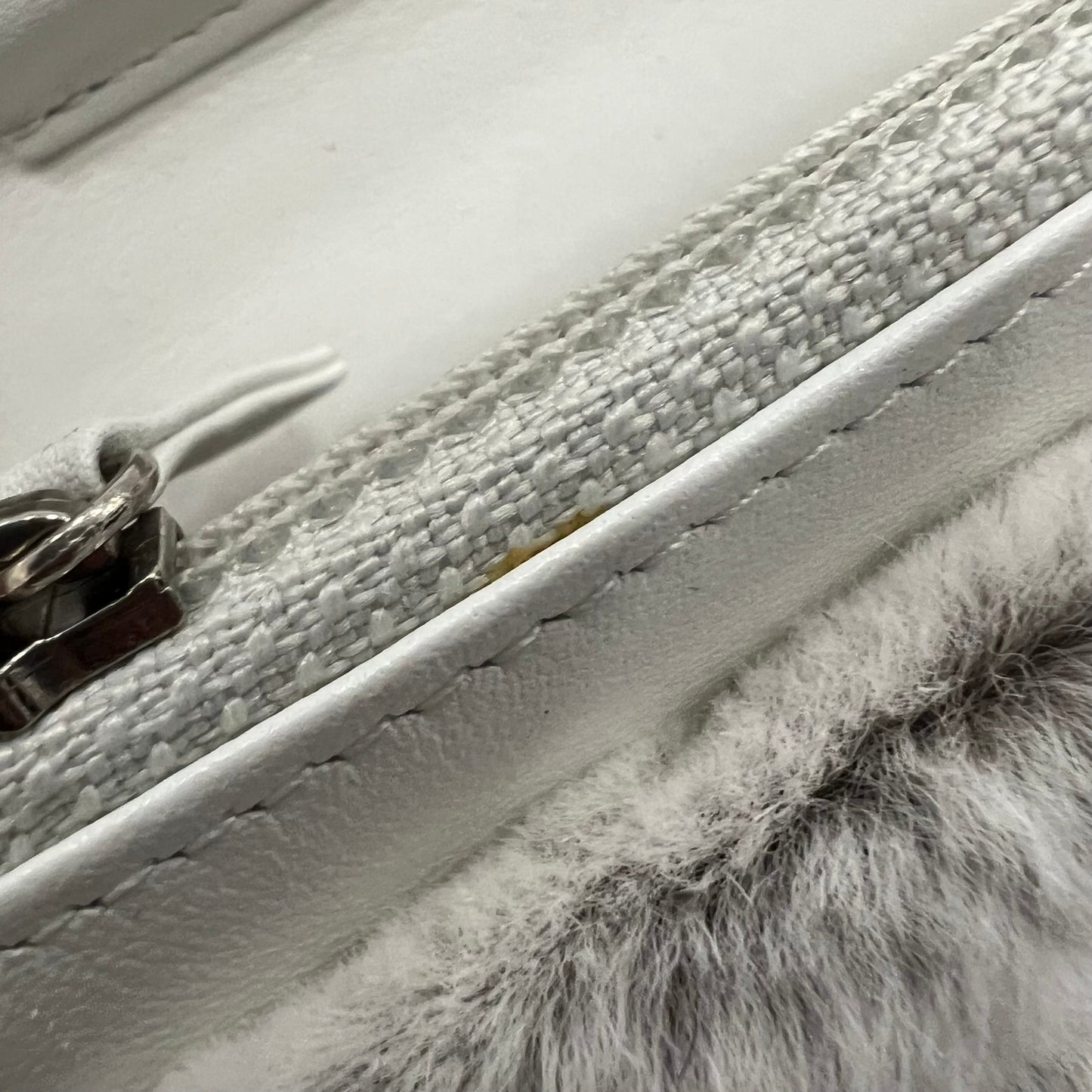 GLM-Wallet on Chain WOC in Shearling, White Leather and SHW