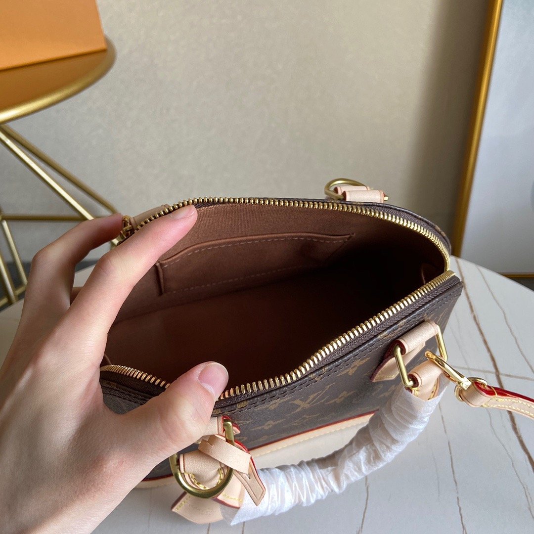 EN - New Arrival Bags LUV 143