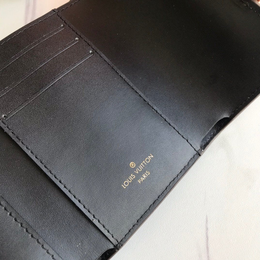 EN - New Arrival Bags LUV 051