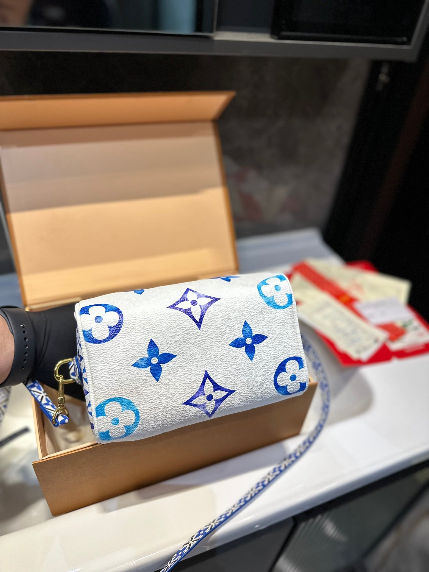 EN - New Arrival Bags LUV 206