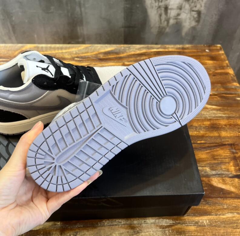 SAMC - NKE Shoes - 362