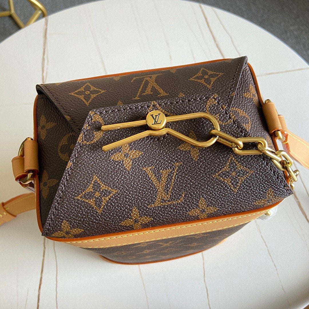 EN - New Arrival Bags LUV 145